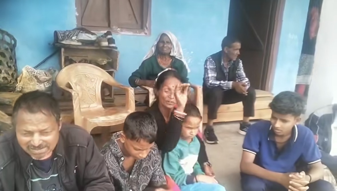 थराली से रेफर गर्भवती महिला की एम्बुलेंस में मौत, परिजनों ने अस्पताल स्टाफ पर लापरवाही के लगाए आरोप