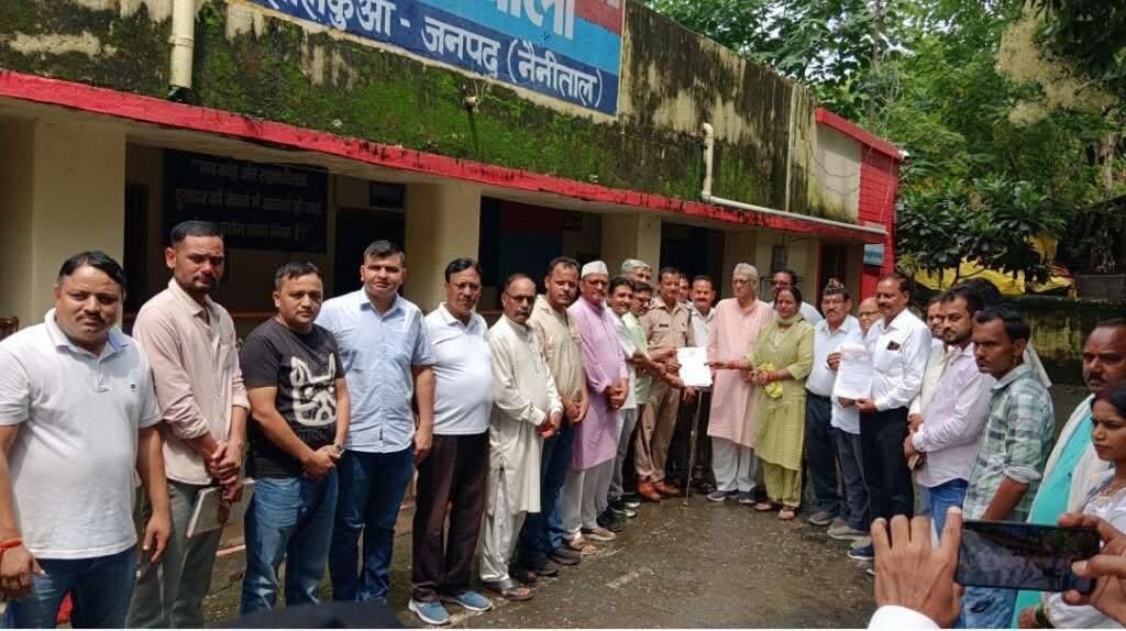 लालकुआं में गरमाई सियासत: भाजपा प्रदेश अध्यक्ष महेंद्र भट्ट समेत 15 के खिलाफ मुकदमे की मांग, कांग्रेसियों ने दी तहरीर