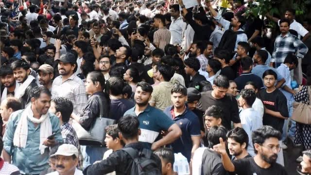 जंतर-मंतर के 1.5 किमी दायरे में 8 घंटे के लिए मोबाइल इंटरनेट बंद, सुरक्षा के मद्देनजर गृह मंत्रालय का आदेश
