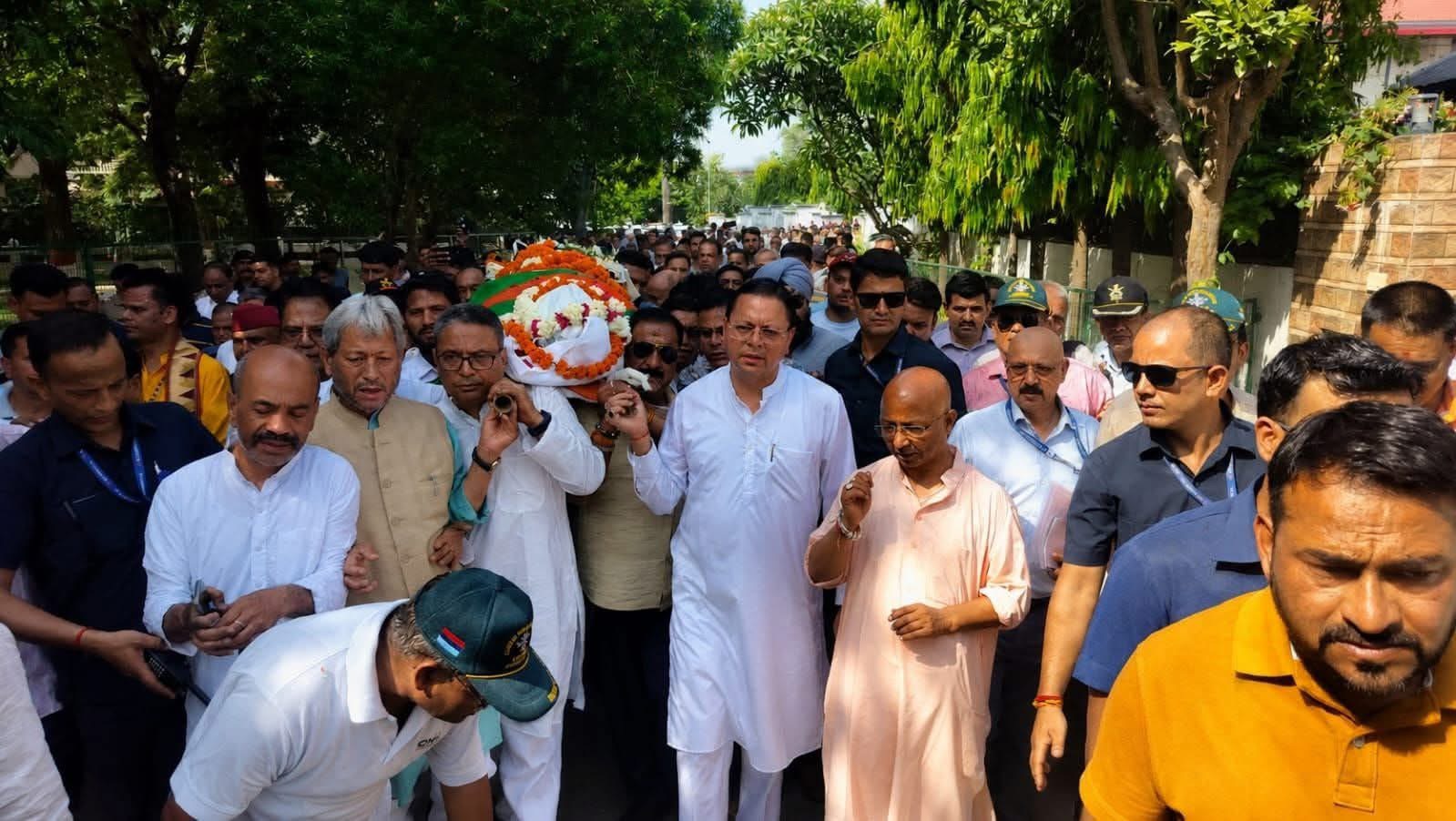जनरल भुवन चंद्र खंडूड़ी को नम आंखों से अंतिम विदाई, अंतिम यात्रा में उमड़ा जनसैलाब