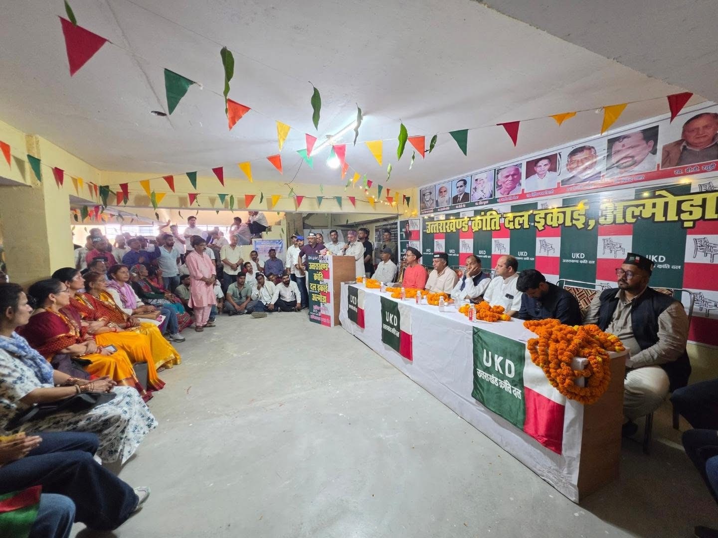 यूकेडी के अल्मोड़ा जिला कार्यालय के शुभारंभ पर सदस्यता की लहर, पार्षद-प्रधान सहित सैकड़ों लोग हुए शामिल