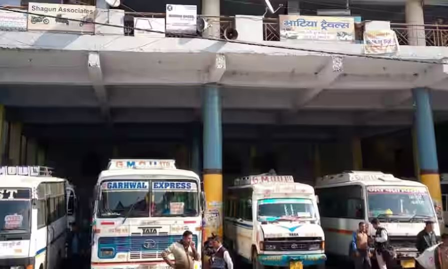 दून से पर्वतीय रूटों पर दौड़ेंगी जीएमओयू की 11 बसें, रिखणीखाल को सूची से बाहर रखने पर नाराजगी