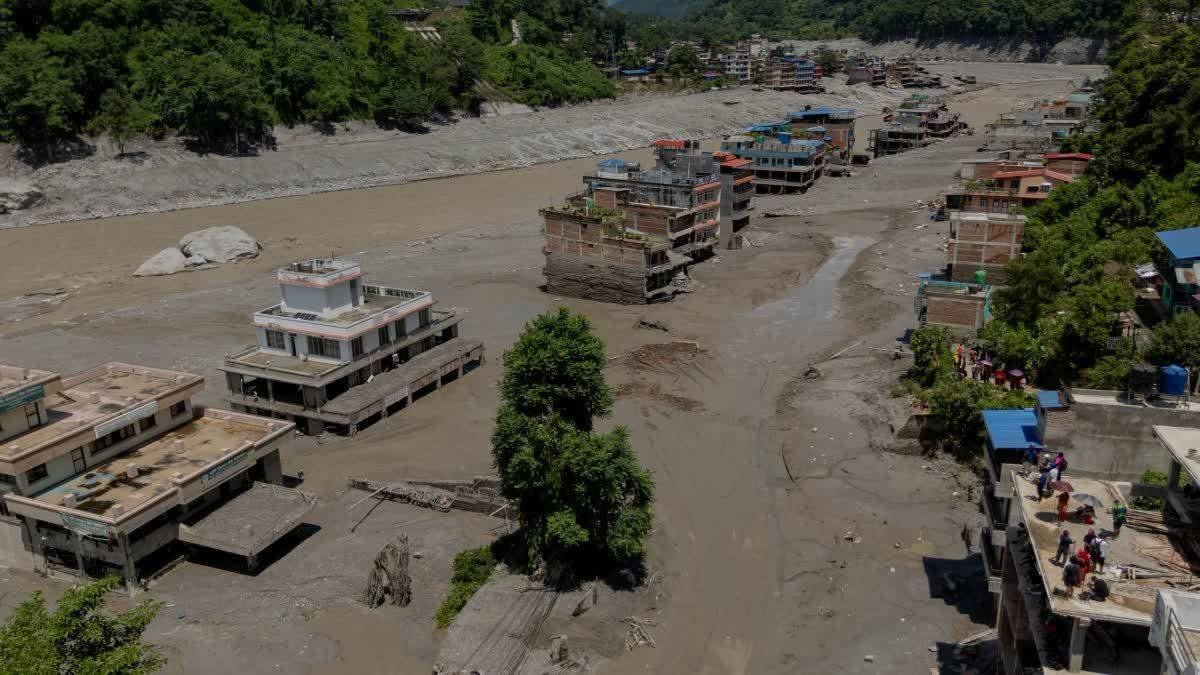 नेपाल में बाढ़ की दूसरी लहर का खतरा, हाई अलर्ट जारी; 320 भारतीय पर्यटक लापता