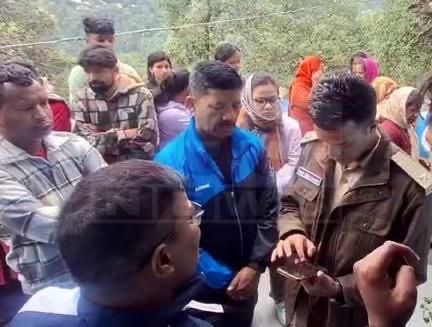 नैनीताल में सनसनी: बीएससी छात्रा की संदिग्ध मौत, कमरे में अचेत मिली