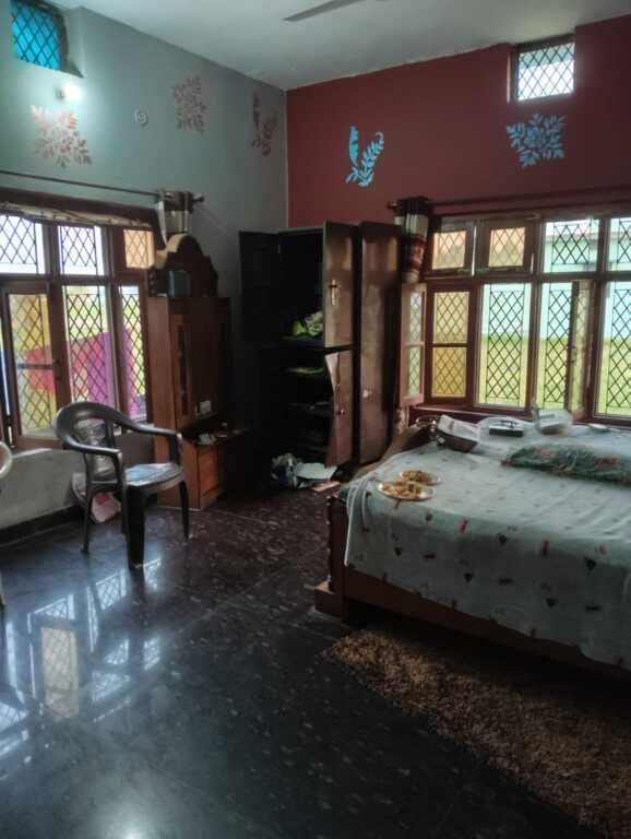 बिंदुखत्ता में दिनदहाड़े लाखों की चोरी, मर्चेंट नेवी कर्मी के घर से 16 लाख के जेवर और नगदी उड़ाई