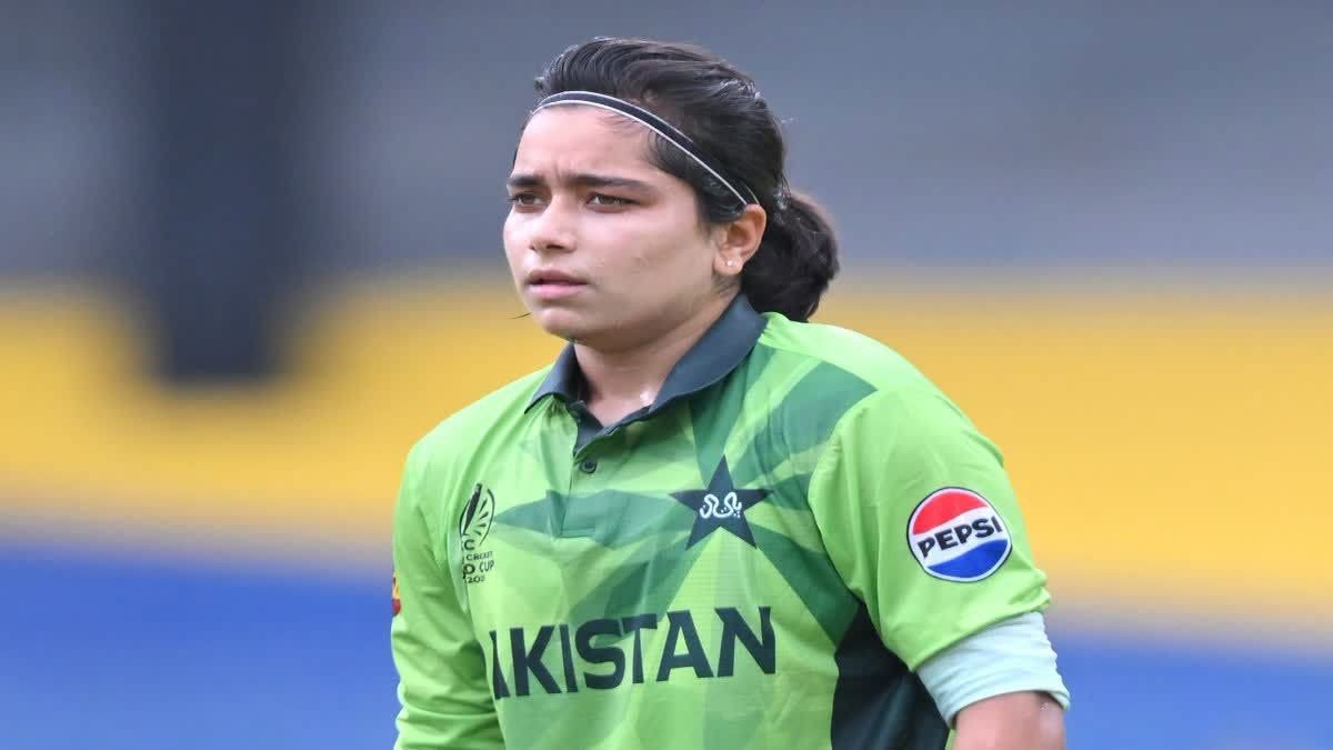 भारत से भिड़ना पाकिस्तान की कप्तान फातिमा सना को पड़ा भारी, ICC ने ठोका जुर्माना