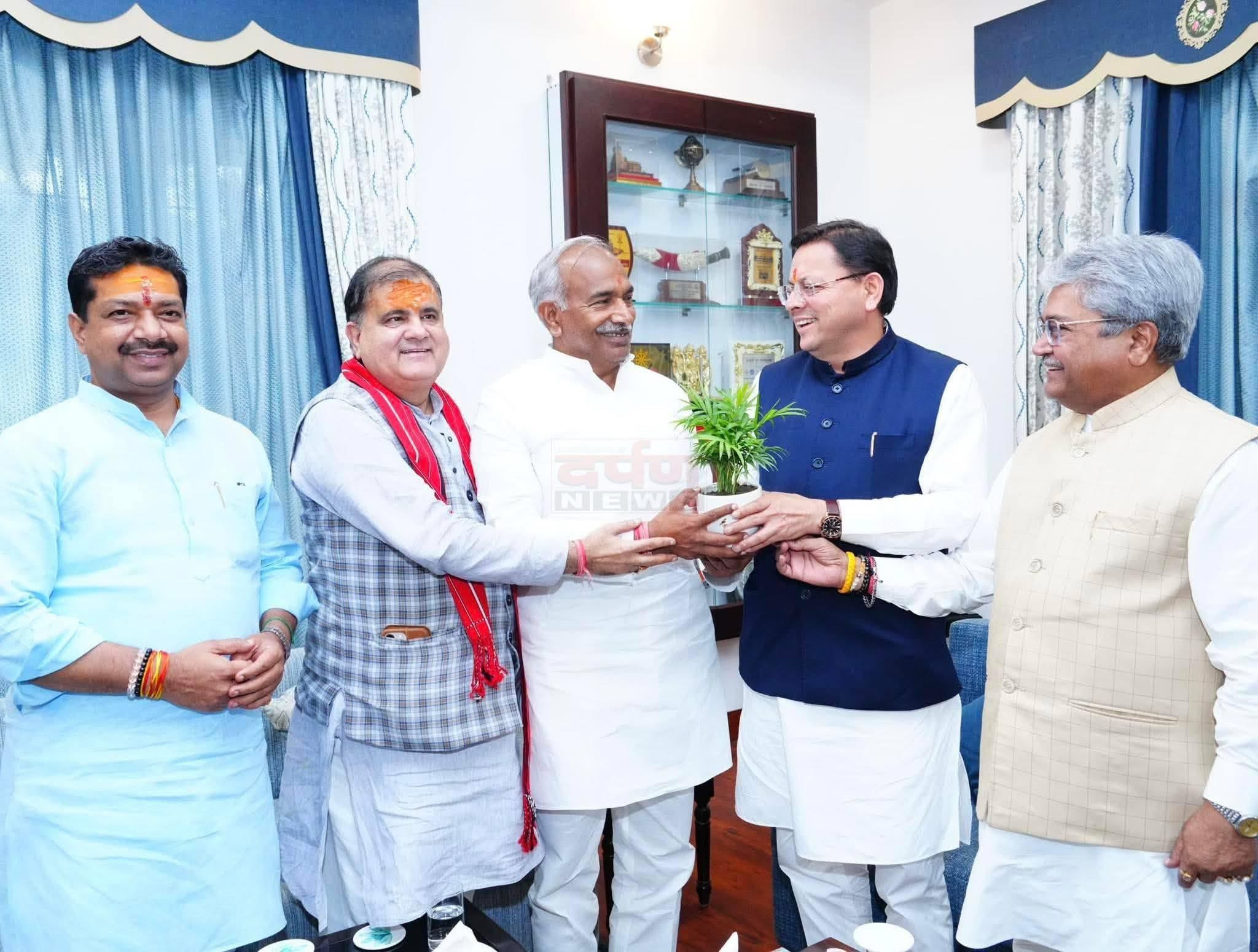 धामी-पांडे की मुस्कान ने खत्म की सियासी अटकलें, भाजपा में एकजुटता का मजबूत संदेश